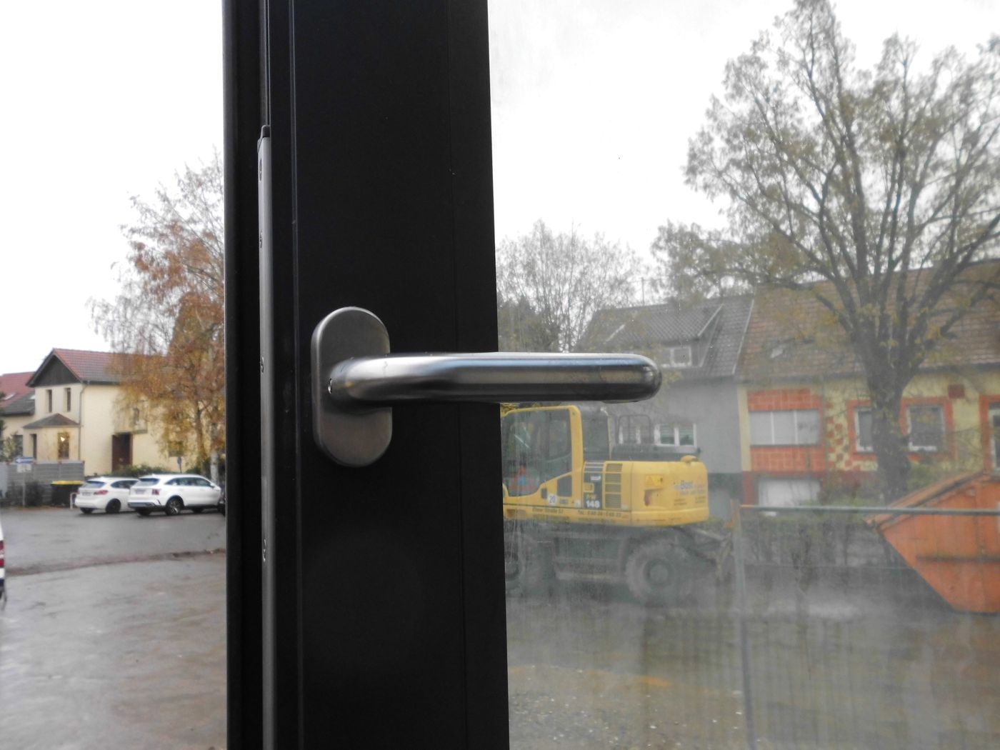 Door handle, a frequent touchpoint