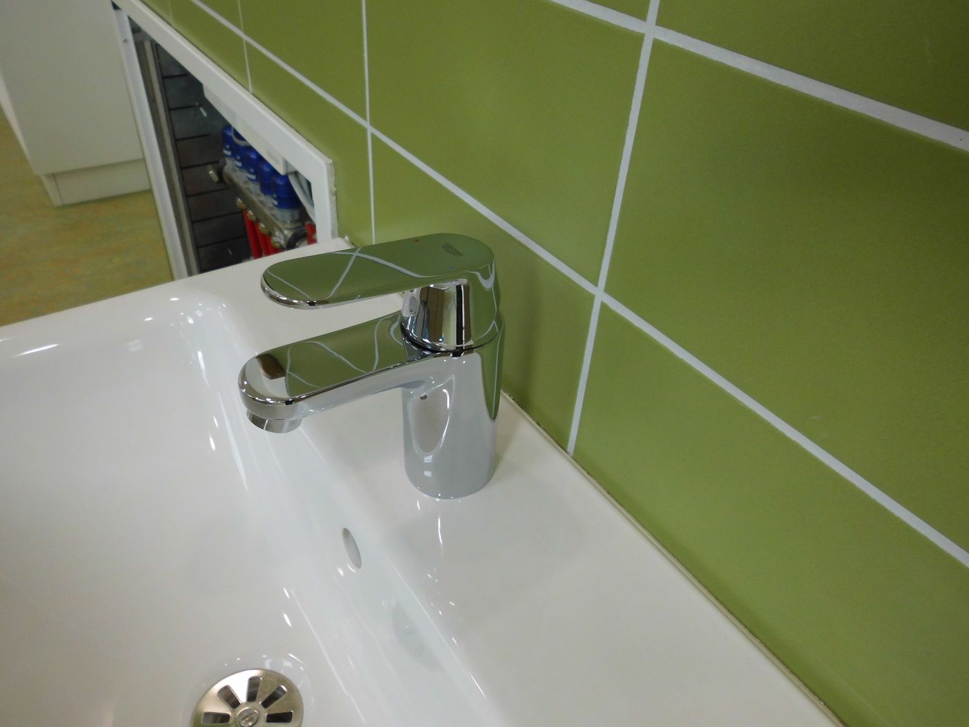 Washbasin tap in a nursery