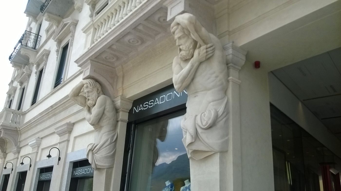 Facade detail with sculpted figures